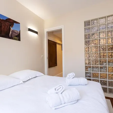 Wonderful 3 Bdr House Old Town * Cannes